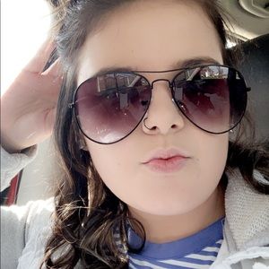 Meet your Posher, Chaya